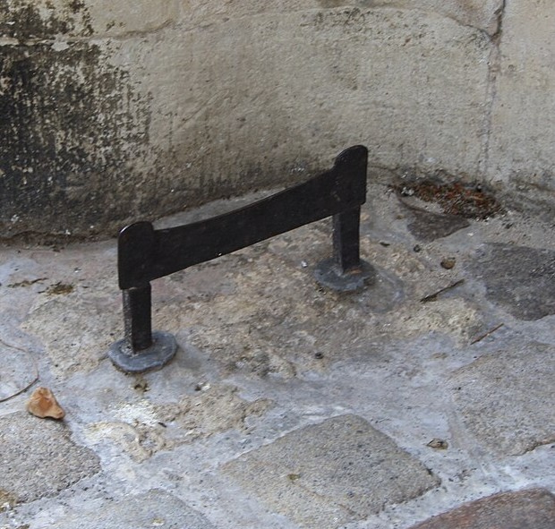 sárkaparó